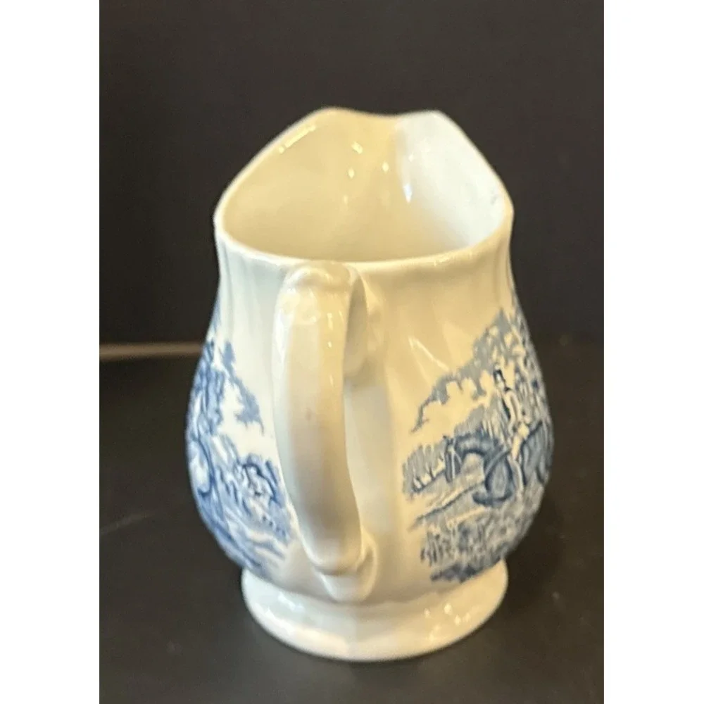 The Georgian Collection Churchill Blue Horse Riding Creamer England Equestrian‎